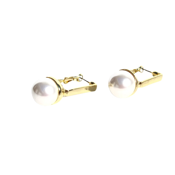 Queen Of The Foxes - The XL Pearl Earrings